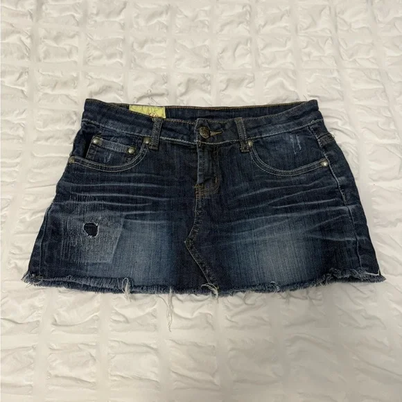 Machine mini skirt!Cross listed on Mercari and Curtsy